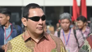 Hutomo Mandala Putra atau Tommy Soeharto saat menghadiri perayaan HUT ke-63 Kopassus, Jakarta, Rabu (29/4/2015). Tommy hadir sebagai undangan dengan status putra-putri Presiden. (Liputan6.com/Herman Zakharia)