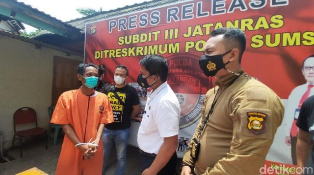 Residivis kasus pembunuhan sadis di Palembang ditangkap setelah beberapa kali melakukan pembegalan. Pelaku kecanduan judi online. (Prima S/detikcom)